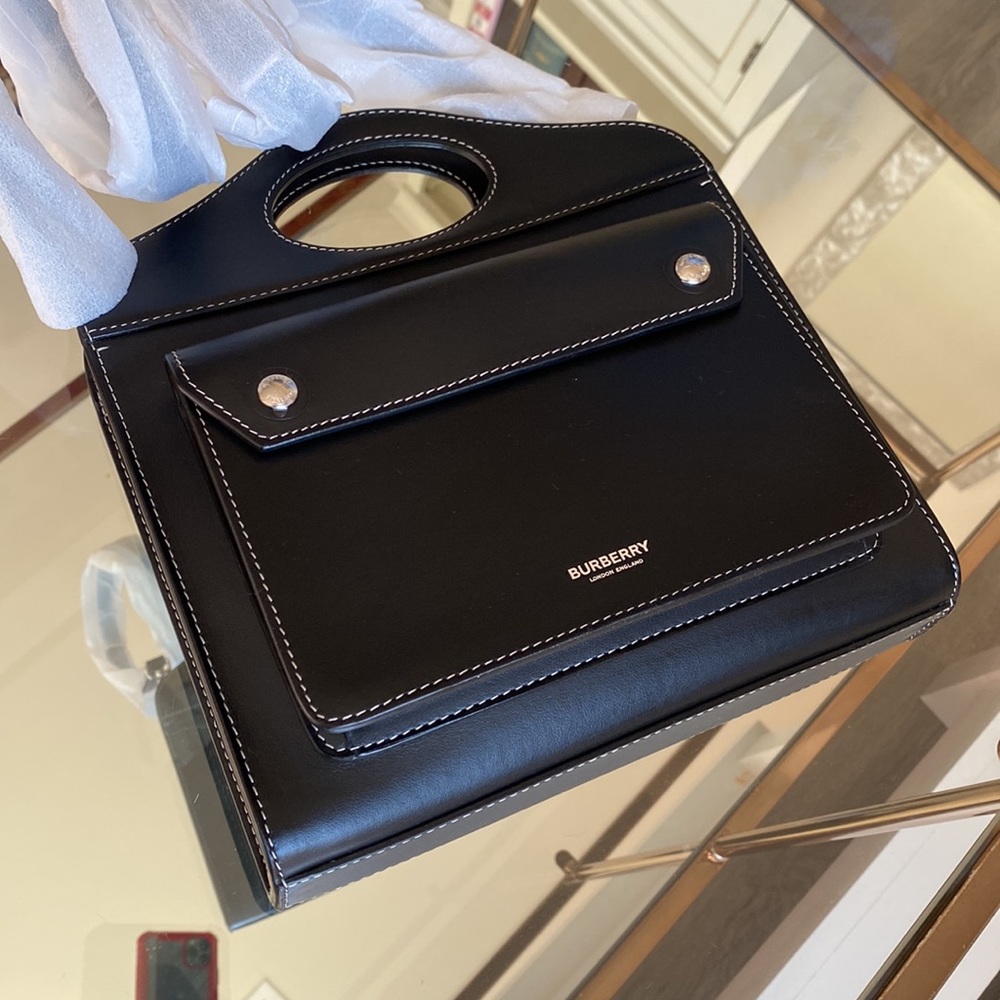 Authentic Burberry bag - Picture 5 of 17